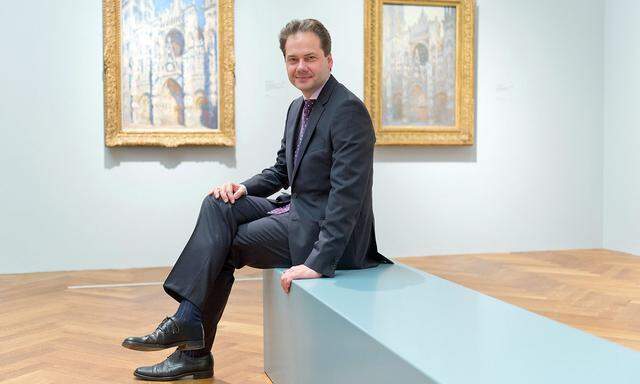 Er machte Frankfurt zu einem der wichtigsten Kunst-Orte Deutschlands, mit Ausstellungen wie Monet 2015 im Städel, in der Max Hollein hier sitzt.