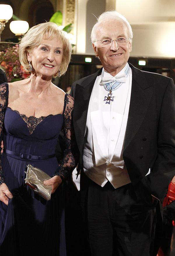 Der ehemalige bayrische Ministerpräsident Edmund Stoiber mit seiner Frau Karin.