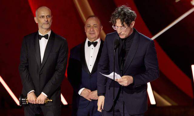 James Wilson, Leonard Blavatnik and Jonathan Glazer bei den Oscars.