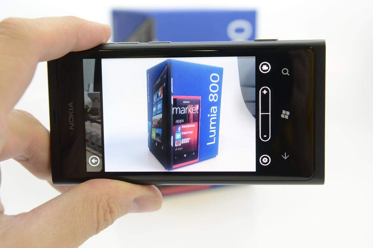 Positiv fällt die Kamera des Nokia Lumia 800 auf. Zwar kann sie nicht ganz mit der des iPhone 4S mithalten, für spontane Schnappschüsse unterwegs reicht sie aber auf jeden Fall. Zumindest, solange die Lichtbedingungen passen.