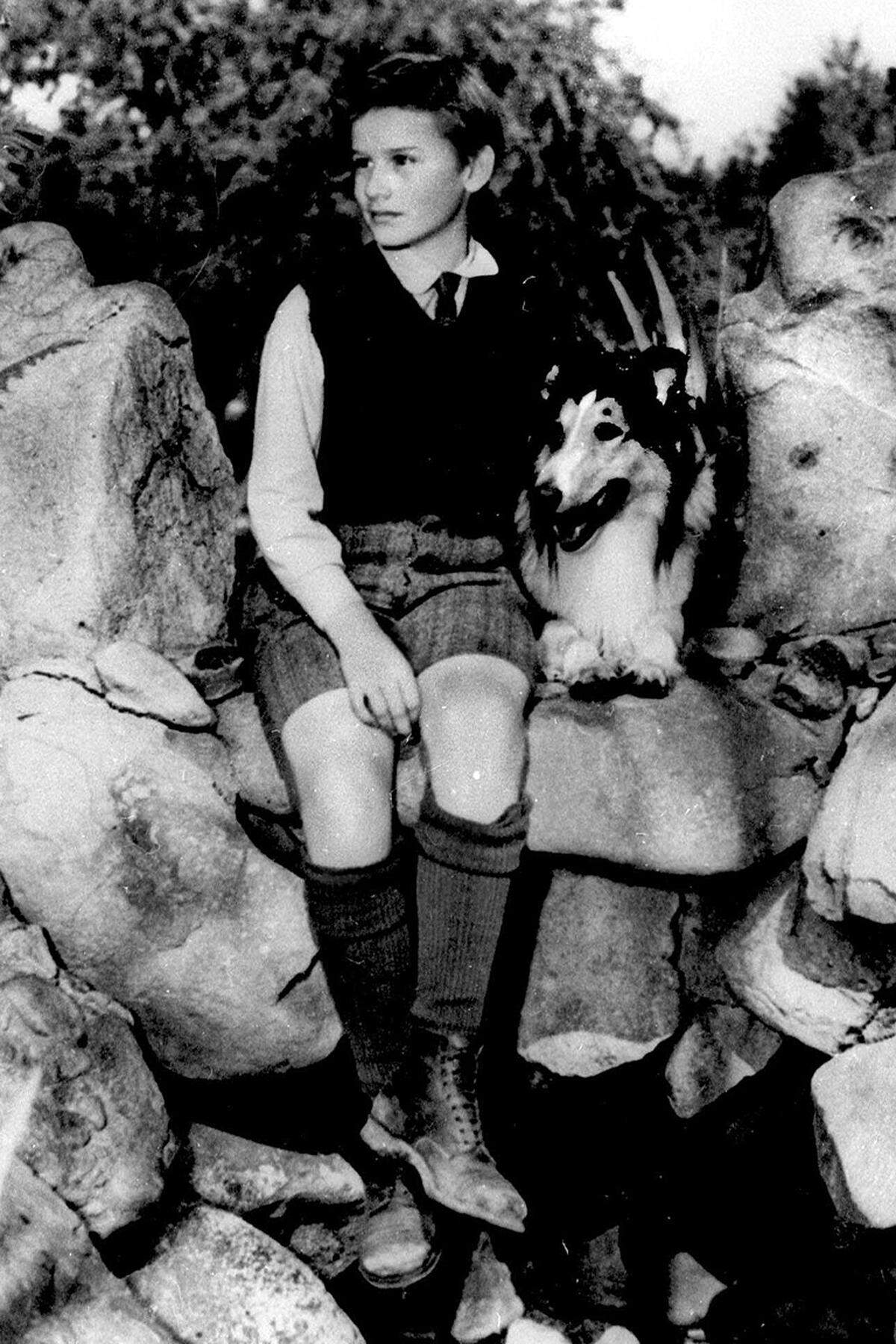 Seinen Durchbruch feierte der gebürtige Brite übrigens 1943 in "Lassie komm zurück" neben Elizabeth Taylor.