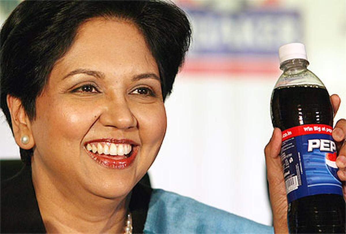 Im derzeitigen Ranking "Einflussreichste Frau in der US-Wirtschaft" gewann Indra Nooyi. Die aus Indien stammende Mutter von zwei Kindern leitet den Getränkeriesen 'Pepsico'.