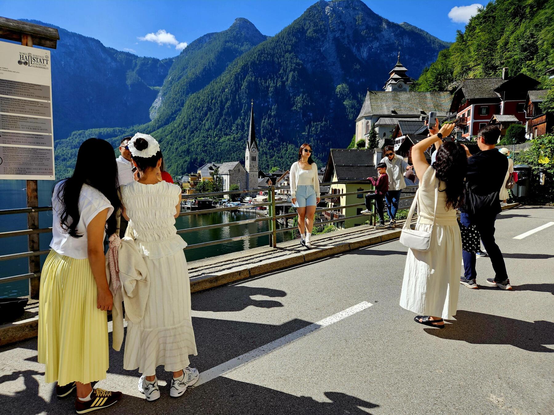 Germany, Austria Top Tourist Sources as Repeat Visitors Dominate Austria's Summer Travel