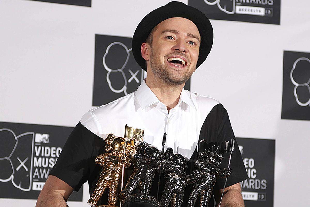 Der große Gewinner der MTV Video Music Awards 2013 heißt Justin Timberlake. Der 32-jährige Sänger und Schauspieler räumte bei der diesjährigen Gala in New York gleich vier "Mondmänner", darunter in der Königskategorie "Bestes Video" (für den Clip zu "Mirrors"), ab.Weitere Preise für Timberlake: Beste Regie (für "Suit &amp; Tie"), bester Schnitt ("Mirrors") sowie den Sonderpreis "Michael Jackson Video Vanguard Awards").