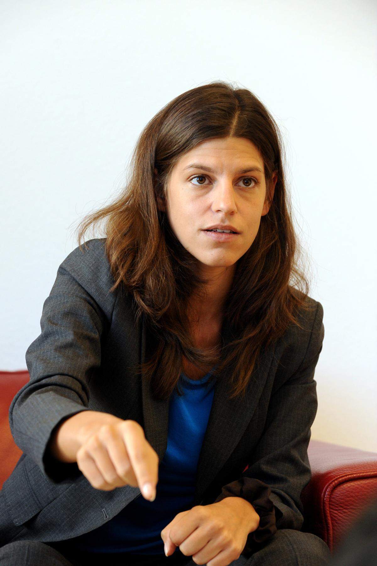 Laura Rudas verlässt die Politik. Die SPÖ-Bundesgeschaftsführerin und Bildungssprecherin wird ein einjähriges Master-Programm an der US-Elite-Universität Stanford absolvieren.