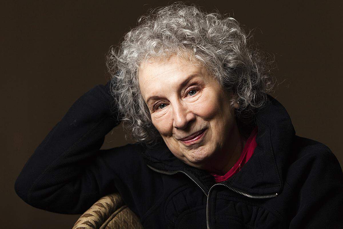 Nach der Vergabe des Nobelpreises an ihre Landsfrau Alice Munro 2013 schwanden die Chancen der Kanadierin Margaret Atwood. Mittlerweile werden Atwoods (geb. 1939) Chancen aber wieder um einiges höher eingeschätzt.