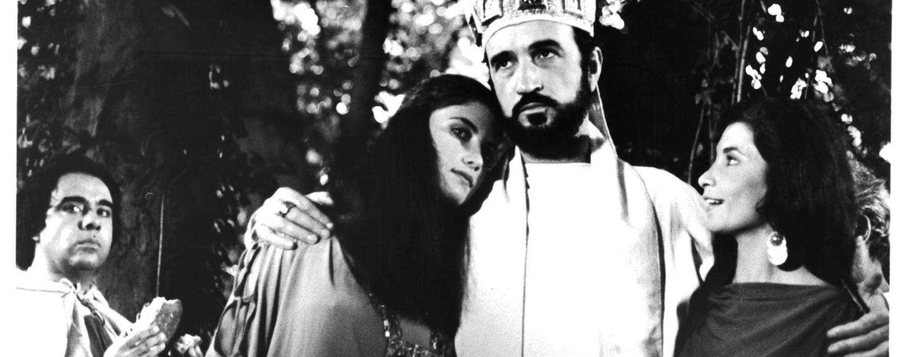 Lasst freie Frauen um mich sein! Jean-Claude Carrière als Priscillian in „Die Milchstraße“, einem surrealistischen Film von Luis Buñuel aus dem Jahr 1969. 