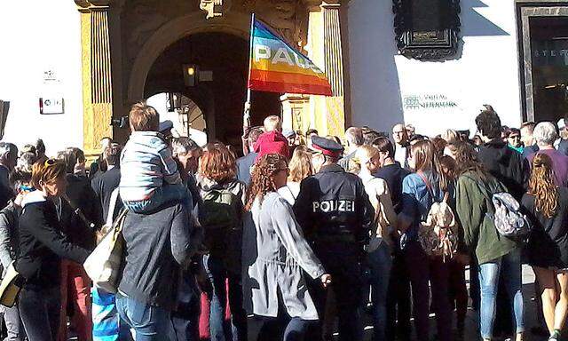 MENSCHENKETTE IN GRAZ VOR SONDERLANDTAGSSITZUNG