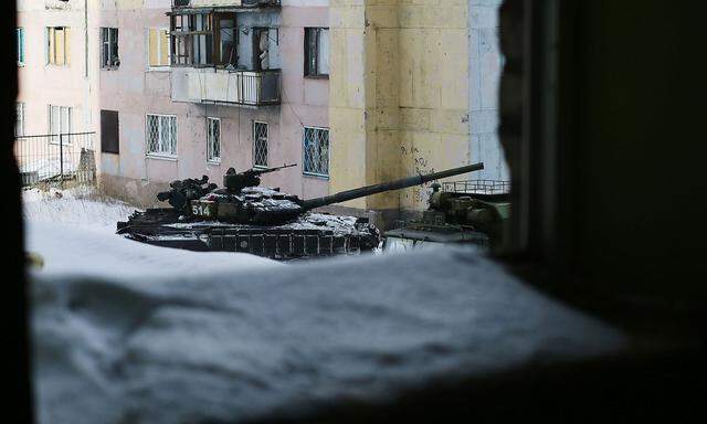 Ein Panzer in einer ostukrainischen Stadt.