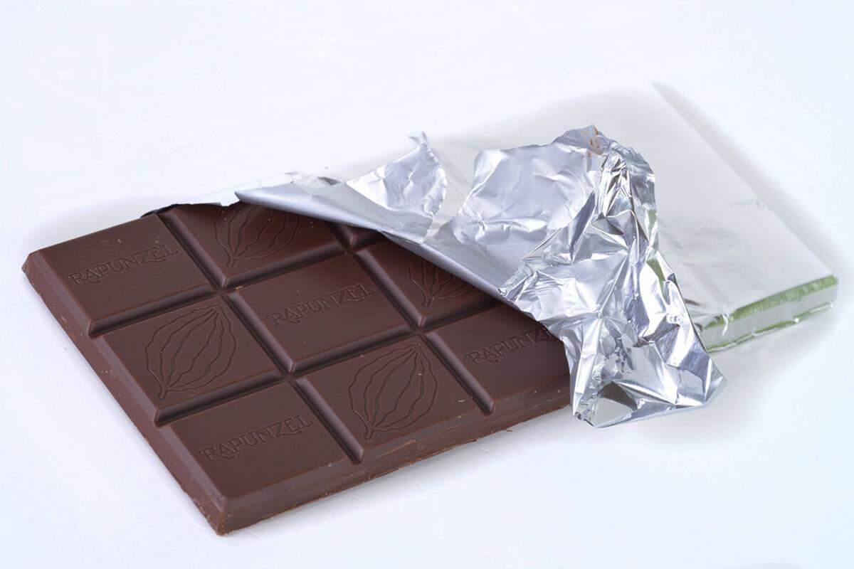 2007 wurde eine Bitterschokolade von Rapunzel Naturkost getestet. In der Markenschokolade wurde der krebserregende Stoff Benzpyren entdeckt. Der Verkauf der Schokolade wurde gestoppt. Große Mengen an Waren mussten vernichtet werden - zum Nachteil für das Weihnachtsgeschäft.