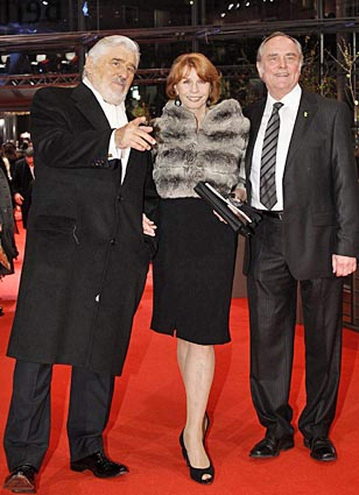Sie war eine der ersten: Senta Berger, gemeinsam mit Partner Michael Verhoeven (rechts) und Schauspieler Mario Adorf.