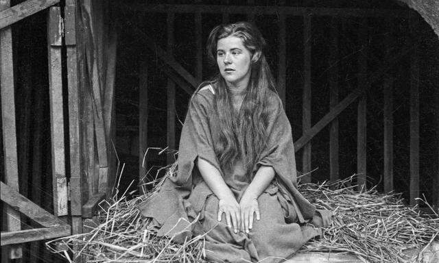 Künstlerischer Höhepunkt der Festspiele 1933 war die „Faust“-Inszenierung von Max Reinhardt (mit Paula Wessely als Gretchen).