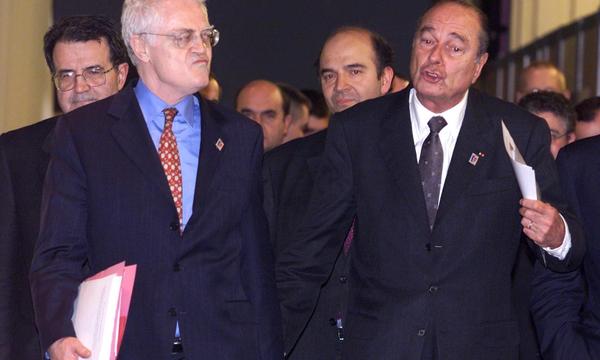 Präsident Jacques Chirac (r) und Premier Lionel Jospin: Sie mussten 1997 miteinander regieren. 