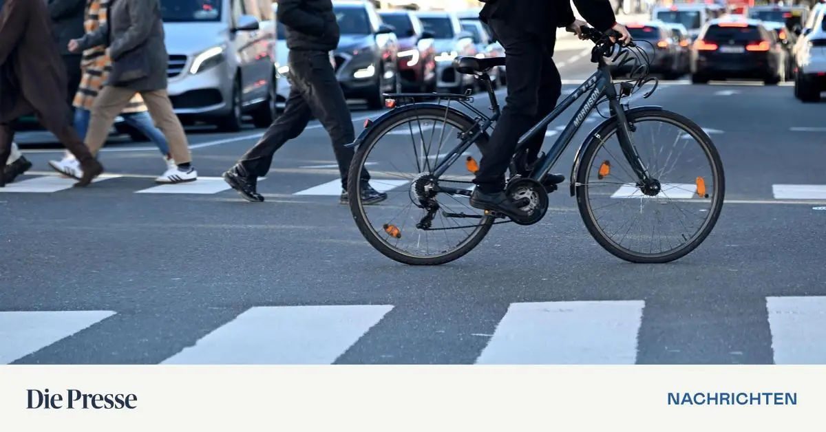 Fu-g-ngerin-von-Lkw-berrollt-T-dlicher-Unfall-in-der-Stadt-Salzburg
