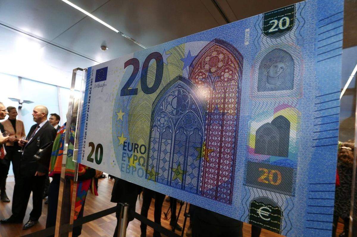 In diesem Fenster findet sich - wie auch im Wasserzeichen - die Namensgeberin der neuen Banknoten-Serie wieder: die mythologische Gestalt Europa.