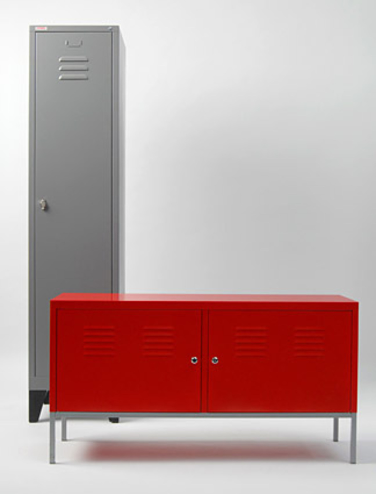 Dieses "Design für alle"-Motto ist es auch, dass dem Möbelhaus neben seinen zahlreichen Fans auch strenge Gegner einbringt.