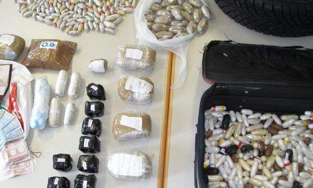 Wiener Polizei nimmt 50 Mitglieder einer Drogenbande fest