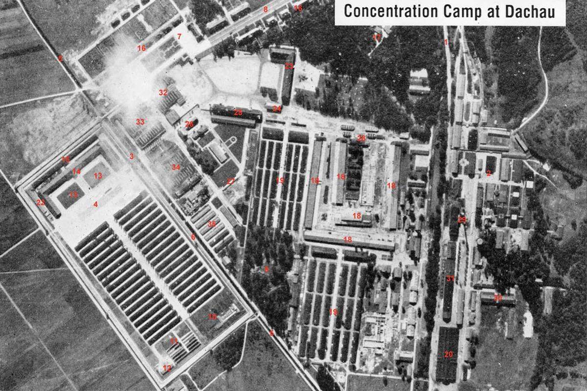Am 29. April, einen Tag vor Adolf Hitlers Selbstmord, erreichten Soldaten der 42. US-Infanteriedivision Dachau. Ihnen bot sich ein Bild des Grauens. Vor den Toren des Lagers fanden sie einen Zug voller Leichen. Auch im KZ fanden sie Leichenberge vor. 32.000 Menschen warteten in den Baracken auf die Befreiung, viele von ihnen dem Tode nahe. Mehr als 2000 von ihnen starben in den kommenden Tagen und Wochen noch an den Folgen der Gefangenschaft. In Dachau- Außenlagern in München und Umgebung wurden noch einmal rund 32.000 Menschen befreit.