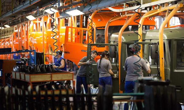 Truck Manufacture At OAO KamAZ As Daimler AG Ends Talks To Increase Stake