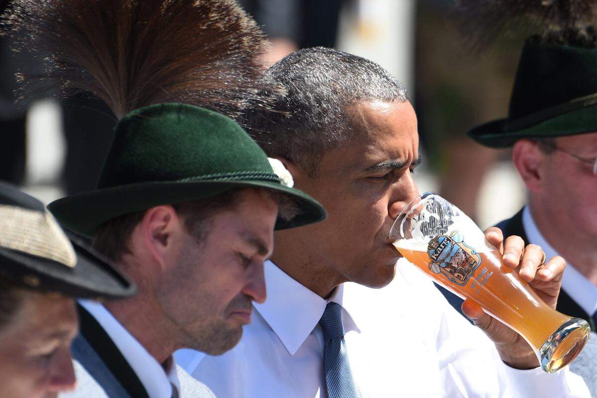 Am Sonntag gab er sich leutselig, genoss sein Weißbier und schwadronierte über seine vergessene Lederhose und die enge Beziehung zu Deutschland - NSA hin oder her.