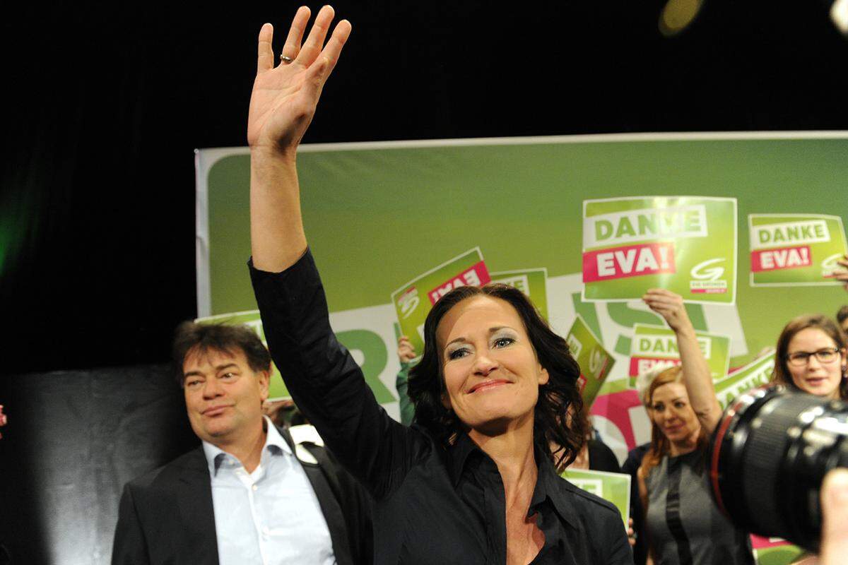 "Wir hätten uns mehr erhofft", gibt die grüne Spitzenkandidatin Eva Glawischnig zu. Dennoch habe man "das beste Ergebnis, das wir jemals in Österreich bei einer Nationalratswahl hatten", erreicht. "Wir werden weitermachen müssen als gute Oppositionspartei. Das können wir und das werden wir."