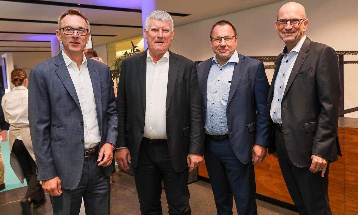 PwC-CEO Rudolf Krickl, Zumtobel-CEO Alfred Felder, CFO Thomas Erath und CTDO Marcus Frantz (v. l.).