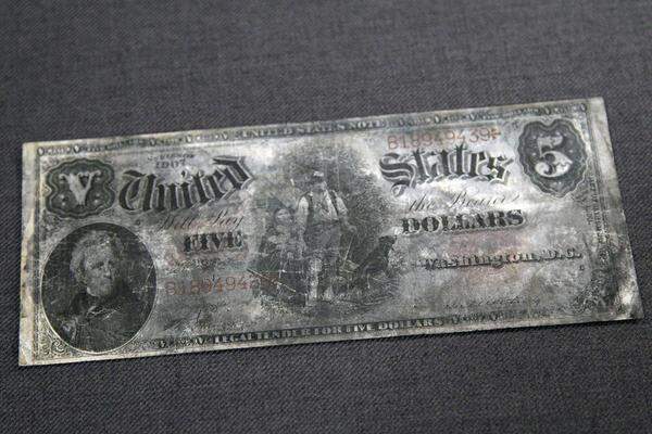 Eine Fünf-Dollar-Note, gedruckt im Jahr 1907, also fünf Jahre vor dem Untergang der Titanic.