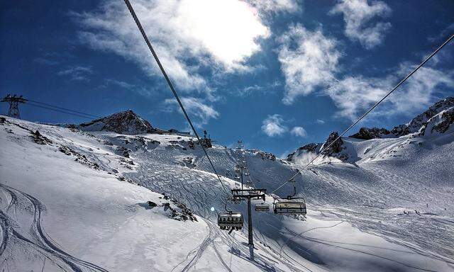 March 16, 2020, Neustift Stubaital, Tirol, Austria: A view of the slopes at the Stubai Glacier in Tirol, Austria just pr