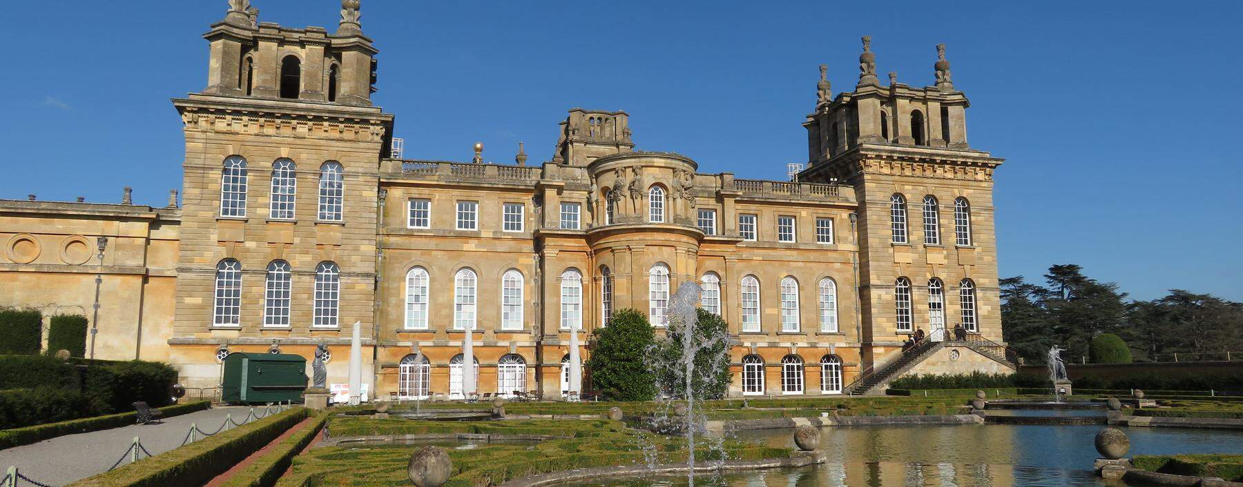 Blenheim Palace liegt in der Grafschaft Oxfordshire am Rand der idyllischen Cotswolds.