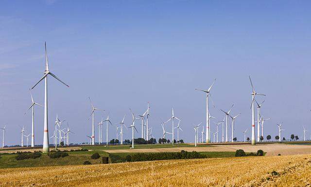 In manchen Gemeinden geht es ganz schnell. Andere stemmen sich jahrelang gegen den Ausbau der klimafreundlichen Windkraftanlagen.