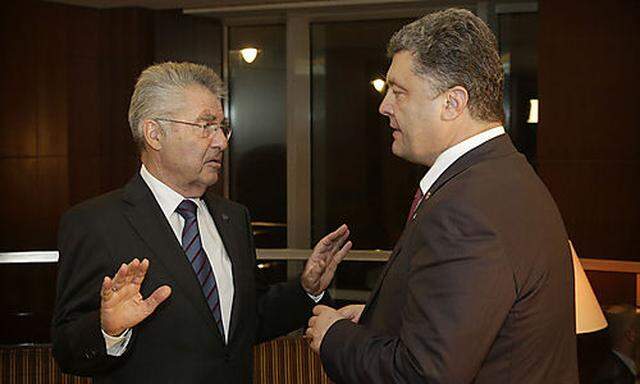 Fischer und Poroschenko in Warschau