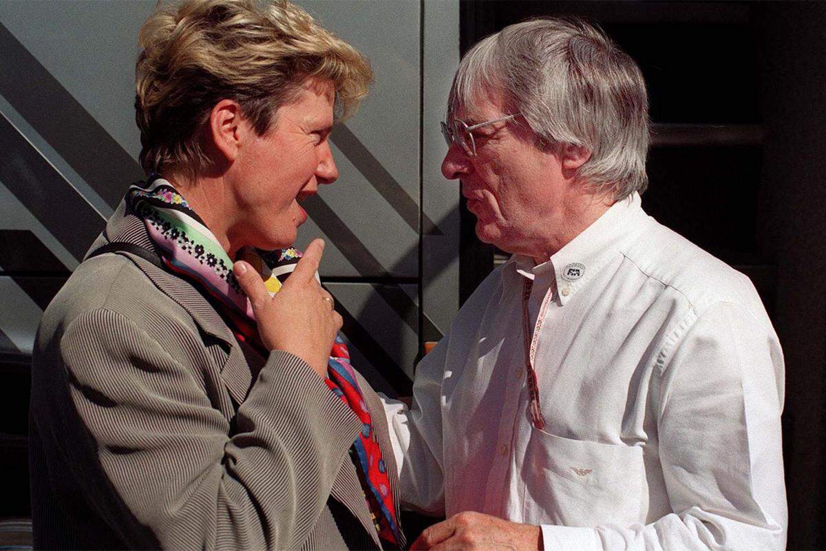 Es dauerte zehn Jahre, ehe Formel-1-Boss Bernie Ecclestone (rechts, neben der ehemaligen steirischen Landeshauptfrau Klasnic) überzeugt werden konnte und der Formel-1-Zirkus wieder nach Spielberg zurückkehrte. Der Kurs hieß nun A1-Ring.