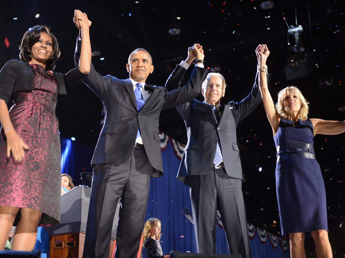 Nach geglückter Wiederwahl trat Barack Obama mit seiner Familie sowie Vizepräsident Joe Biden und dessen Ehefrau Jill vor Anhänger in Chicago. Ausgewählte Zitate aus der Rede des alten und neuen US-Präsidenten.
