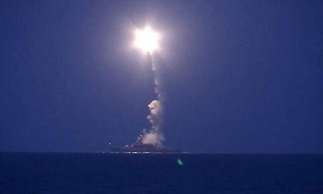Vom kaspischen Meer aus startet Russland Raketen in Richtung Syrien.