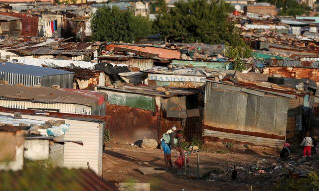 Ein Bild aus Soweto, Südafrika, während eines Lockdowns in der ersten Jahreshälfte 2021.