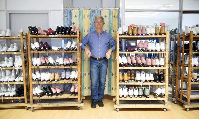 Günter Greiner führt die Geschäfte der Franz-Wittmann- Schuhfabrik in Wien, aus der die berühmten Wifa-Eislaufschuhe stammen.