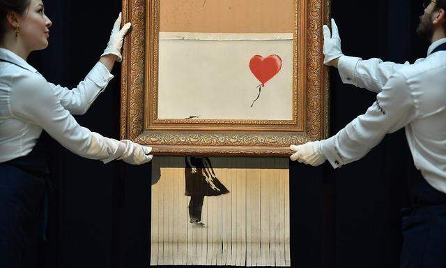 Das Bild "Girl With Balloon" zerstörte sich im Herbst kurz nach seinem Verkauf an eine europäische Sammlerin.