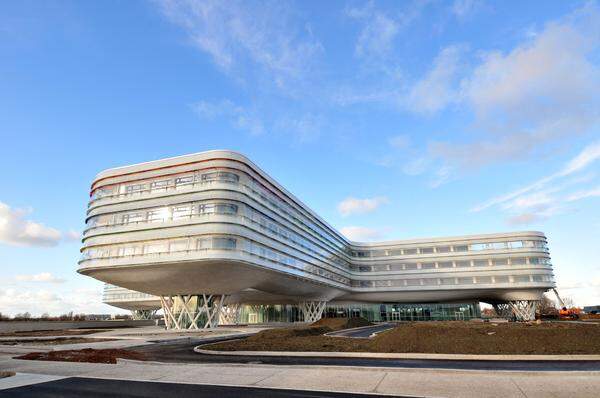 Das dänische Spital AZ Zeno, inspiriert von Rène Margritte.