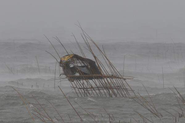 Schwere Regenfälle gingen über den Provinzen Leyte und Samar nieder, die bereits im November 2013 von der Wucht des Taifuns "Haiyan" getroffen wurden.