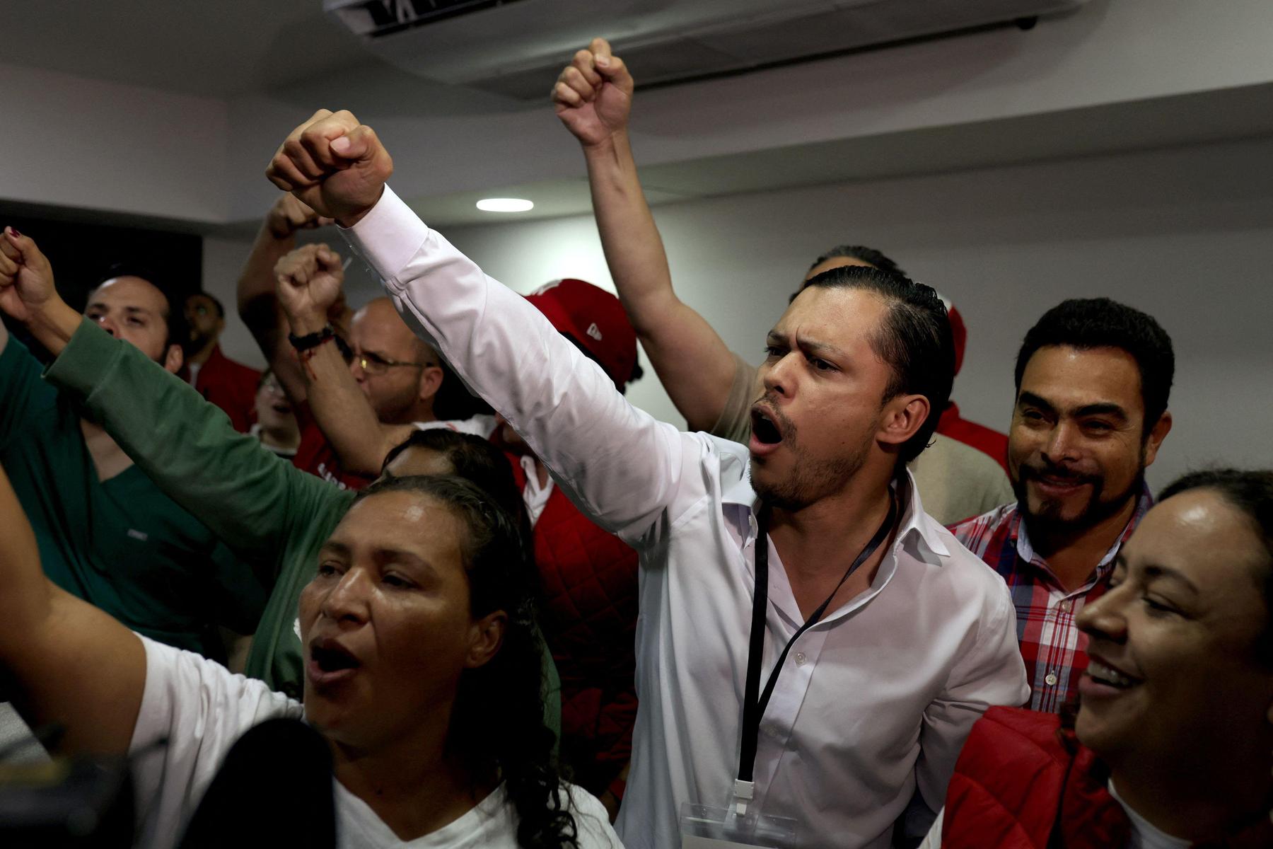 Only 515 votes apart: presidential election becomes a stress test for Honduras