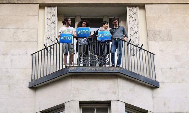 Seit Tagen finden rund um die Soros-Uni Proteste gegen das Hochschulgesetz statt, das das Aus für die Uni in Ungarn bedeutet. 