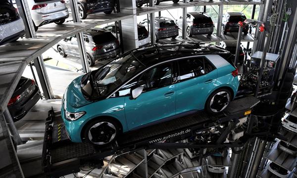 Noch im März stellte Volkswagen ein Einstiegs-Elektroauto bis 2027 in Aussicht.