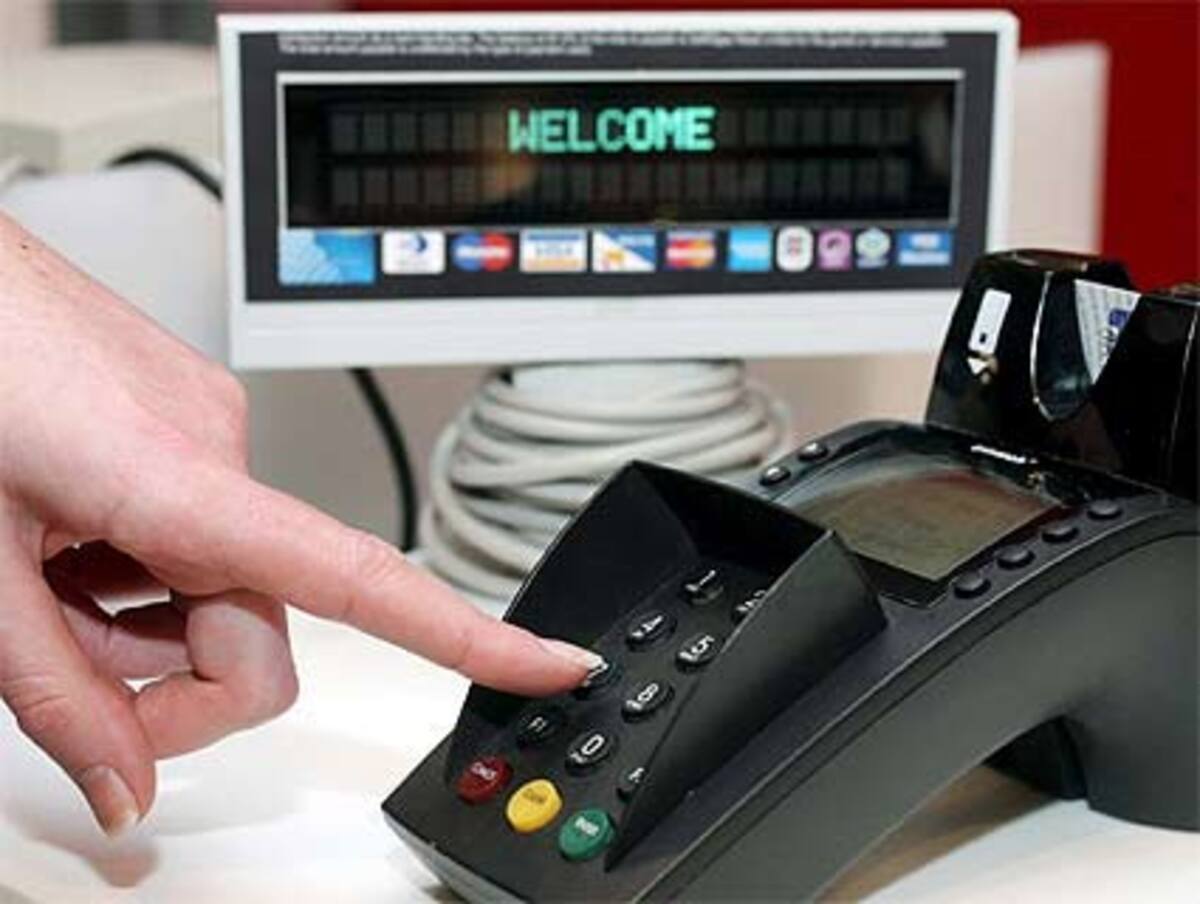 Problematisch für Visa, Mastercard und Co. ist aber nicht nur das Ansteigen der Ausfallsraten, sondern vielmehr die sinkende Kauflust der US-Bürger.