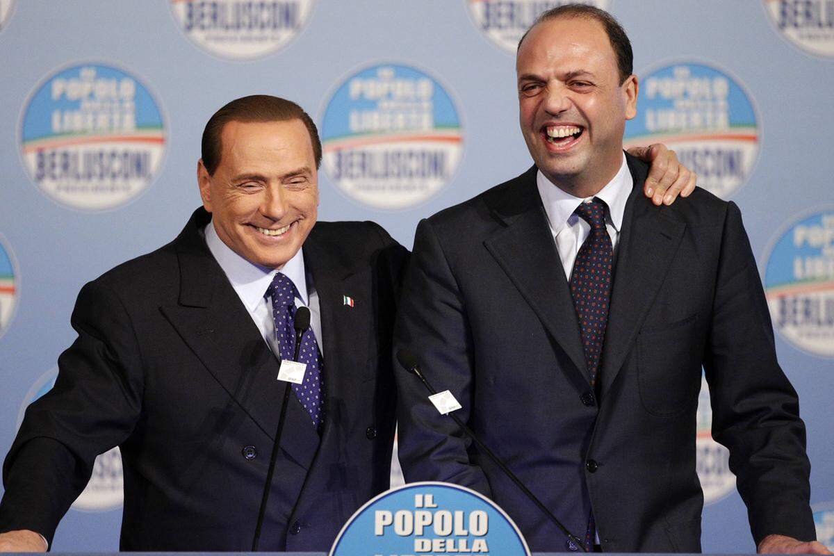 Berlusconis offizieller Parteichef Angelino Alfano jubelte am Wahlabend: "Wir sind die Koalition mit der relativen Mehrheit im Senat. Das ist ein außerordentliches Ergebnis, für das wir uns bei Berlusconi bedanken."