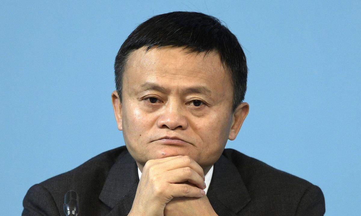 Jack Ma war Englisch-Lehrer, bevor er im Jahr 1999 Alibaba gründete. Das chinesische Unternehmen ist mit einem Umsatz von 23 Milliarden Dollar einer der Online-Riesen der Welt. Beim Börsengang von Alibaba 2014 wurden 25 Milliarden Dollar eingenommen. Mit 39 Milliarden Dollar ist der 53-jährige Ma neu im Ranking der reichsten 20.