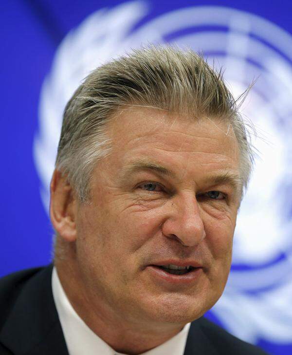 Zurückfrisiertes Haar, blaue Augen und ein entschlossener Zug um den Mund. Hat Alec Baldwin  etwa einen Bruder in Deutschland?