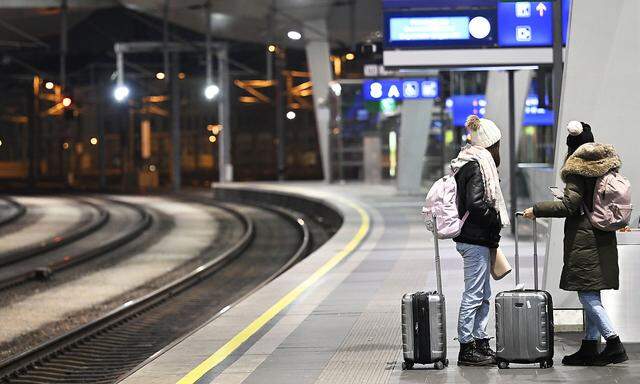 BUNDESWEITER WARNSTREIK IM BAHNSEKTOR: HAUPTBAHNHOF IN WIEN