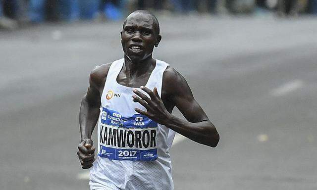 Geoffrey Kamworor (im Bild beim Marathon de New York) stellt einen neuen Weltrekord auf