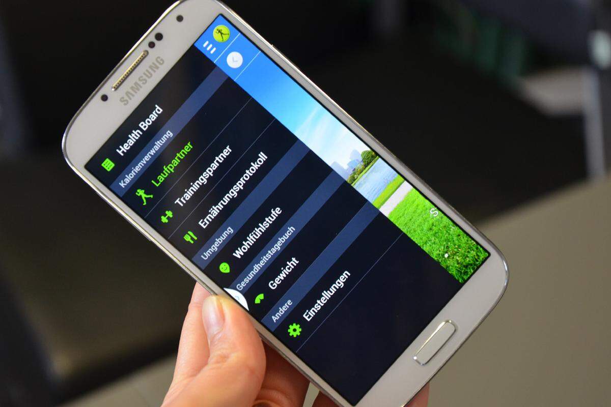 Mit der App "S Health" reagiert Samsung auf den allgemeinen Trend zu Sport-, Fitness- und Ernährungs-Trackern und vereint alles davon in einer Anwendung.