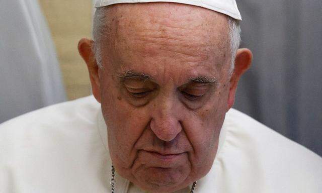 Papst Franziskus hat Vertreter der Inuit um Vergebung gebeten